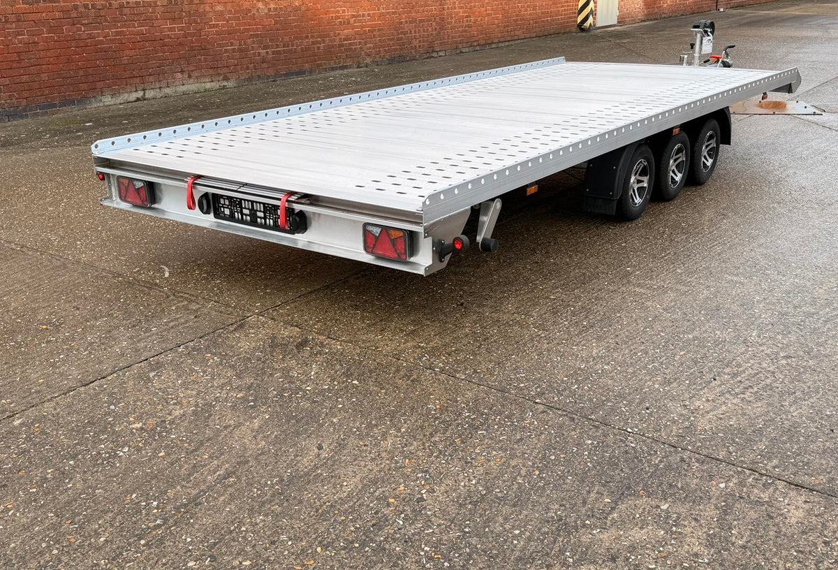 Full-width aluminium deck